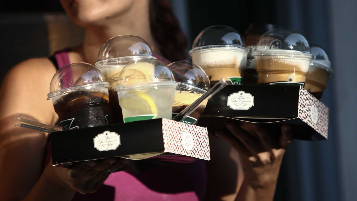 Είδος πολυτελείας (και) ο καφές: Οι τιμές στο... γυάλινο και το take away