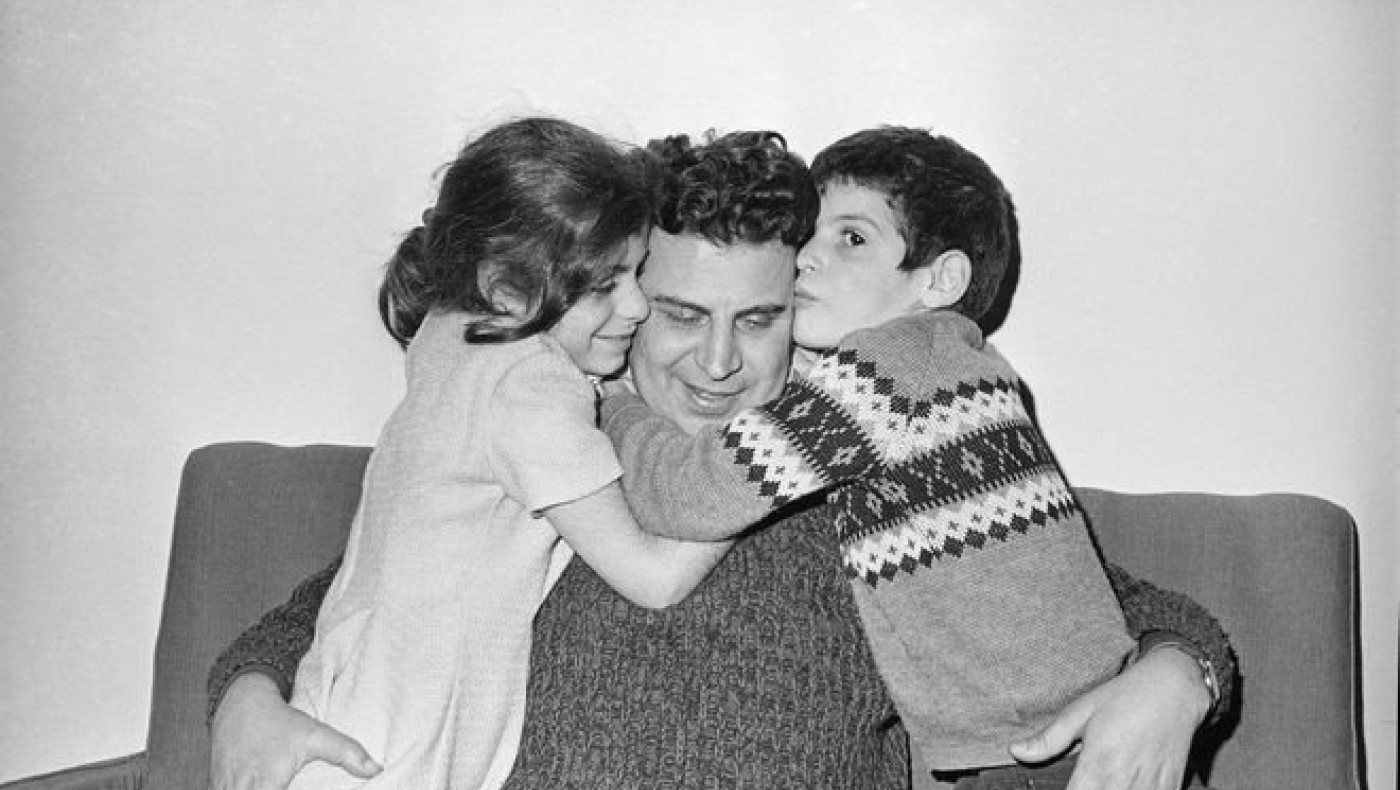 Γιώργος Θεοδωράκης: Είναι απάτη, ο Νίκος Θεοδωράκης δεν είναι γιος του Μίκη