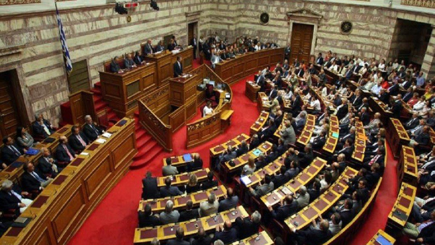 Βουλή: Πόσοι είναι οι εμβολιασμένοι βουλευτές και πόσοι νόσησαν από κορωνοϊό