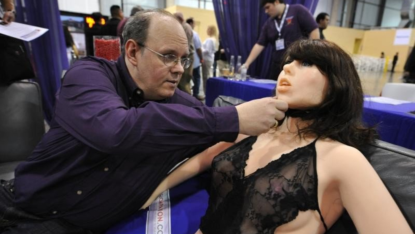 Σύντομα οι κούκλες του σεξ θα συνομιλούν με τους κατόχους τους!