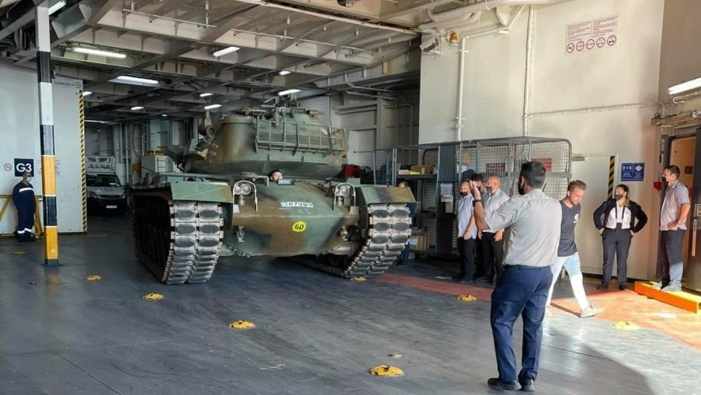 Μυτιλήνη: Άρμα μάχης ταξίδεψε με το πλοίο της γραμμής από τον Πειραιά