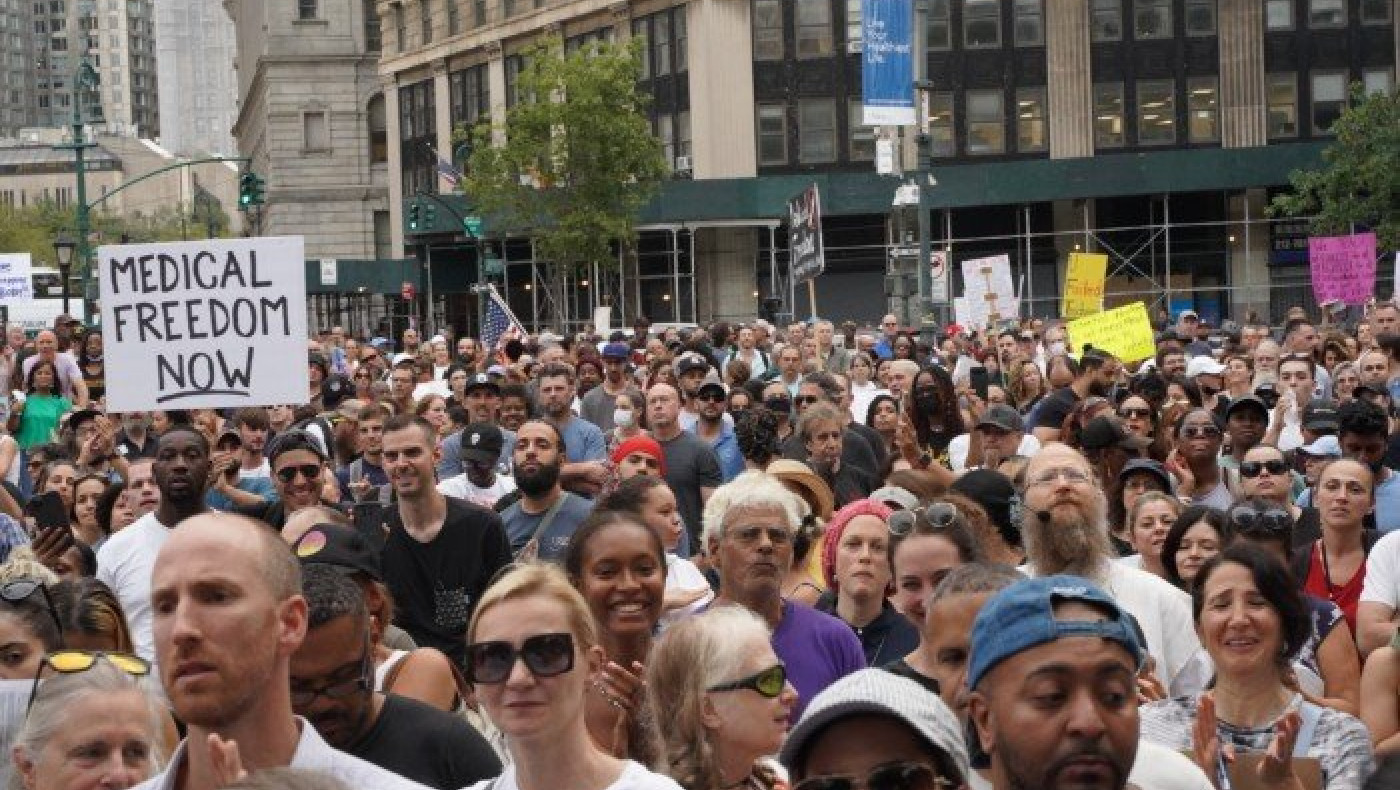 ΗΠΑ: Δικαστήριο μπλοκάρει τον υποχρεωτικό εμβολιασμό υγειονομικών της Νέας Υόρκης