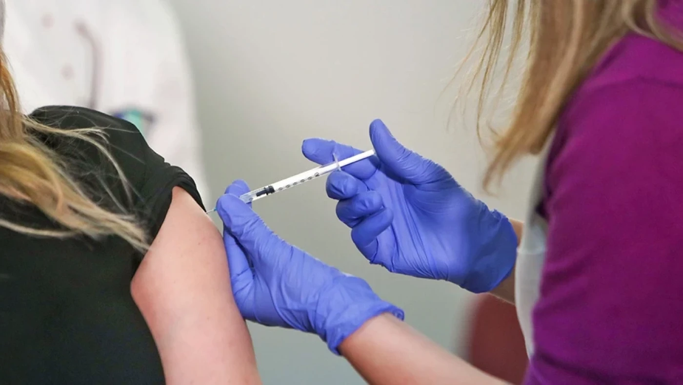 Ανησυχία για τη γρίπη: Συνταγογραφήθηκαν ήδη πάνω από 570.000 αντιγριπικά εμβόλια