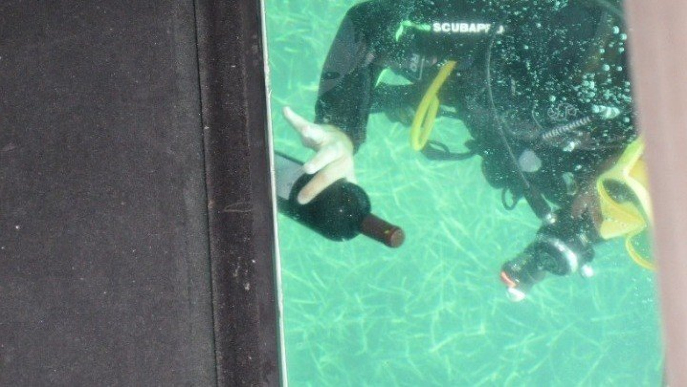Χαλκιδική: Η πρώτη υποθαλάσσια κάβα -Γάλλοι παραγγέλνουν κρασί!