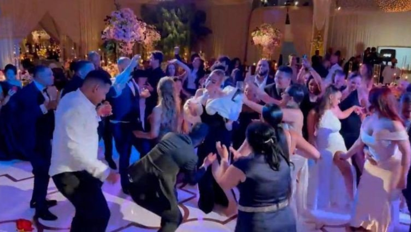 Σόου ΛεΜπρόν και... Αντέλ στον γάμο του Ντέιβις!