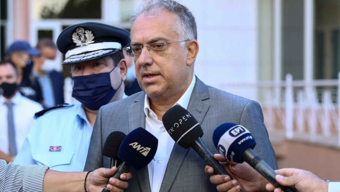 Θεοδωρικάκος: «Όσοι σύνδεσμοι λειτουργούν παρανόμως θα κλείνουν»