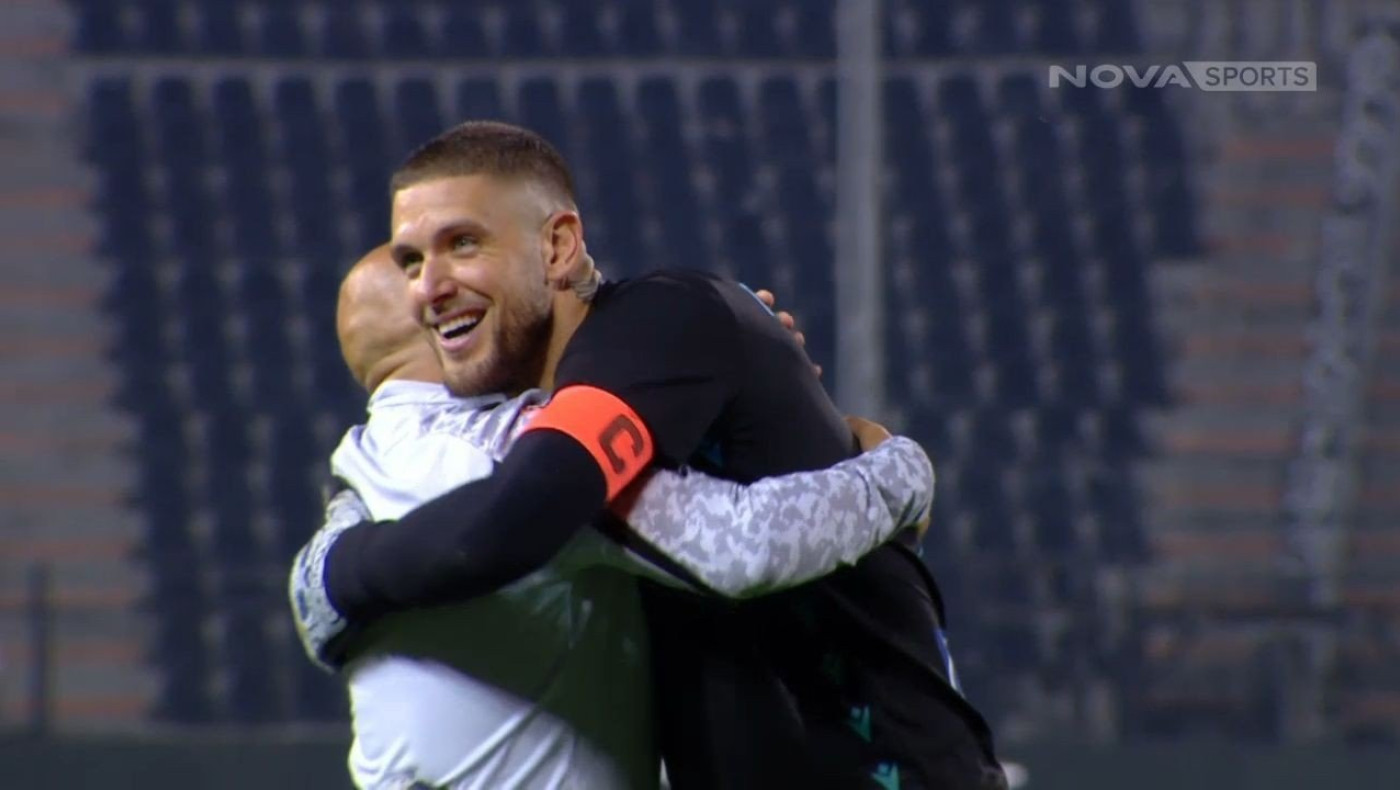 Έξαλλοι πανηγυρισμοί στην Τούμπα μετά το θρίαμβο επί της ΑΕΚ