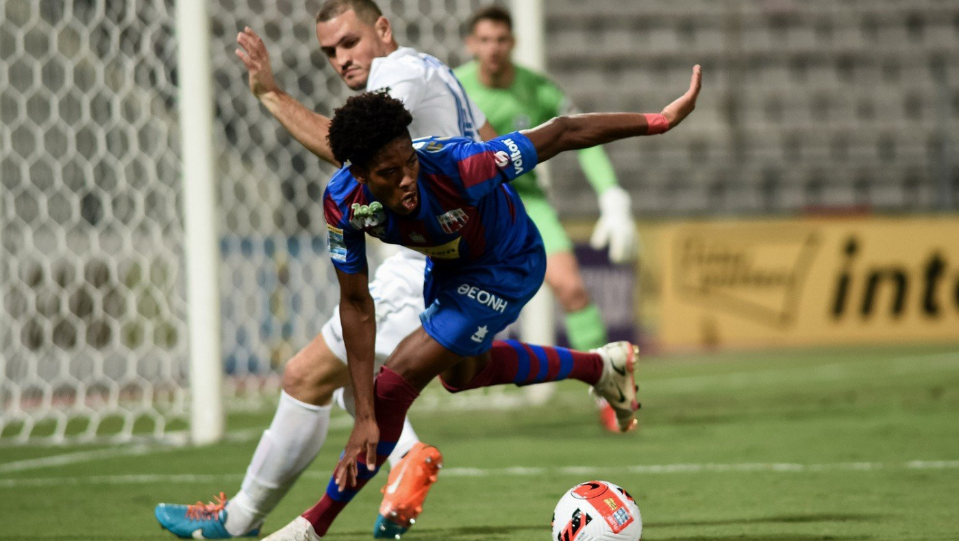 Τρελαίνει κόσμο ο Βόλος του Μπέου, 3-0 τον Ατρόμητο