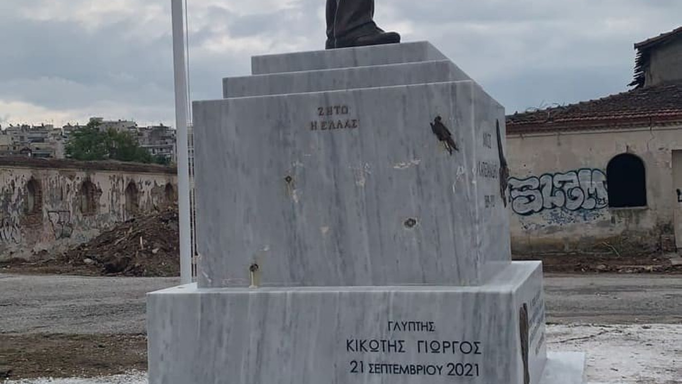 Βεβήλωσαν το μνημείο του Εθνομάρτυρα Νίκου Καπετανίδη