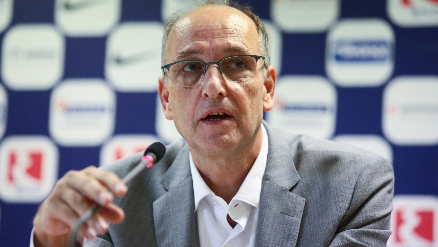 Λιόλιος για τον διαιτητή... υπάλληλο σε εταιρεία του: «Τι να κάνω, να τους διώξω;»