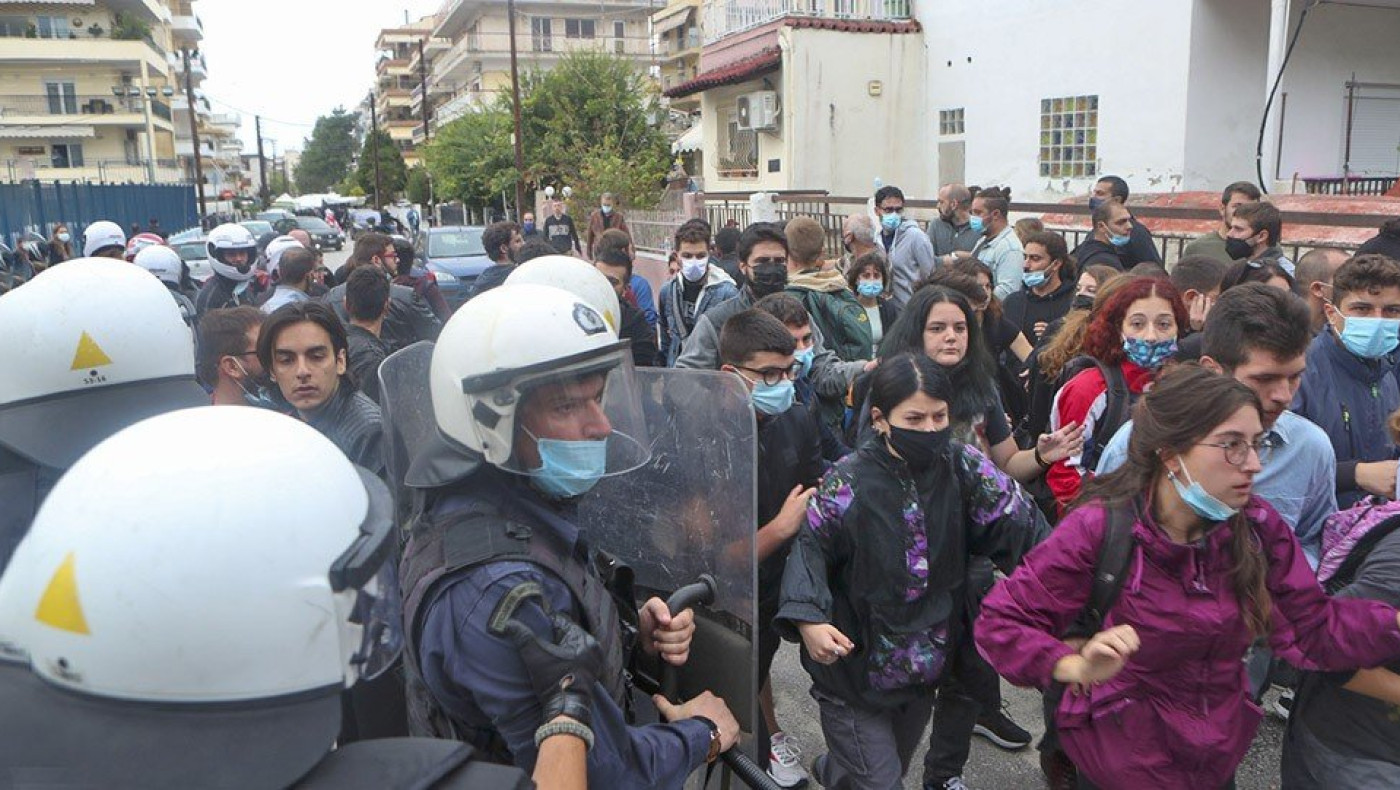 ΕΠΑΛ Σταυρούπολης: Πορεία φοιτητών προς την Δευτεροβάθμια