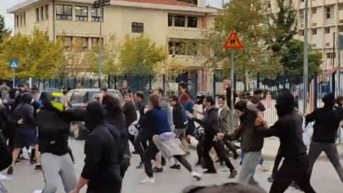 ΕΠΑΛ Σταυρούπολης: Νέα επεισόδια έξω από το σχολείο - Πέτρες, κροτίδες και φωτιές