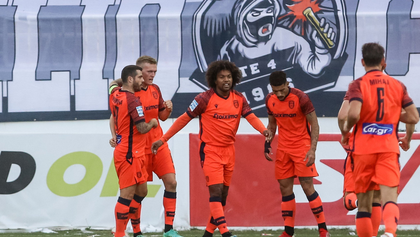 Τα εύσημα σε Ραζβάν και παίκτες