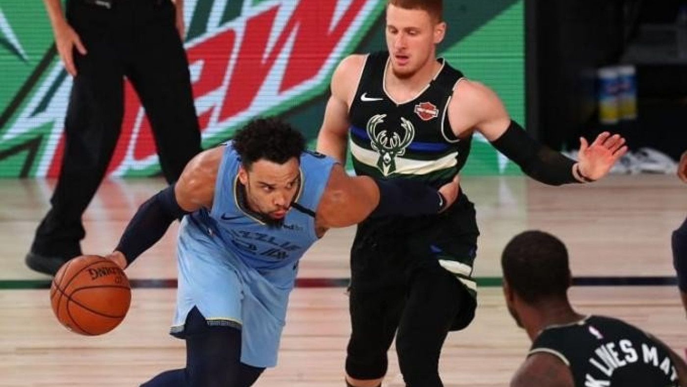 Εκκενώθηκε το γήπεδο στο Γκρίζλις - Μπακς... λόγω φωτιάς