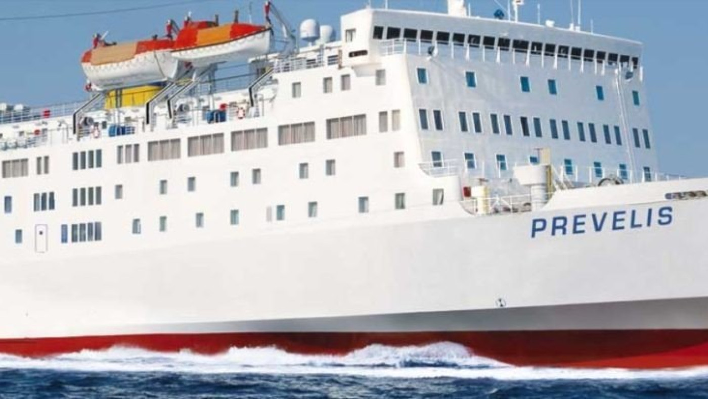 Πρόσκρουση του πλοίου «Πρέβελης» στο λιμάνι της Σαντορίνης