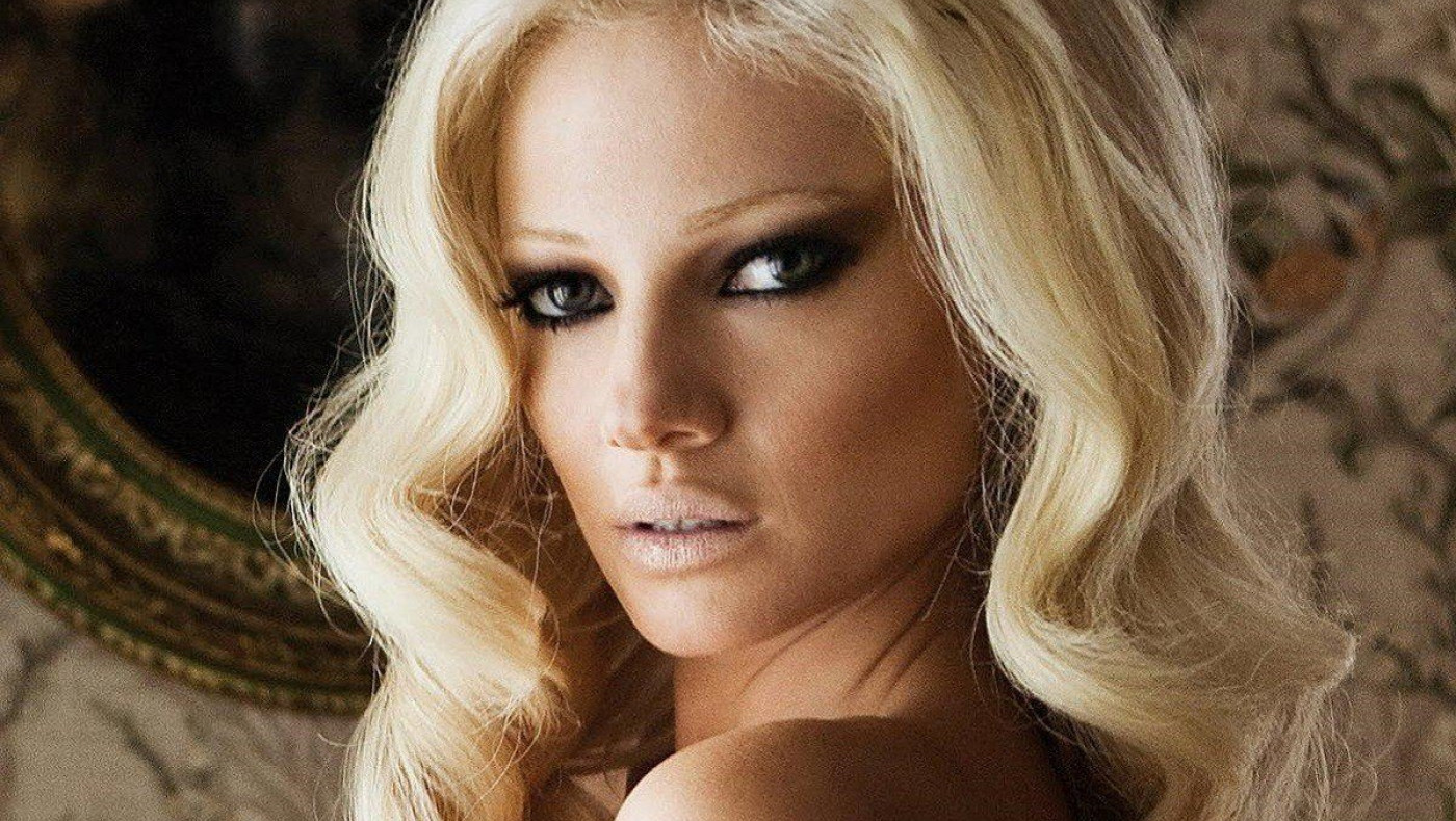 Η Τζούλια Αλεξανδράτου «γύρισε», απάντησε και... σχολιάστηκε