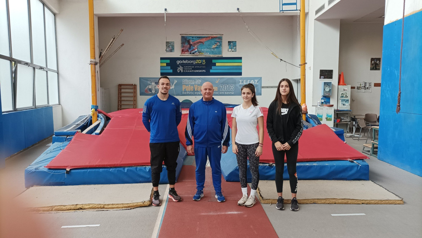 Πρωταθλητές του επί κοντώ από τη Θεσσαλονίκη για προετοιμασία στη Ρόδο με τον Νίκο Βαρσάμη