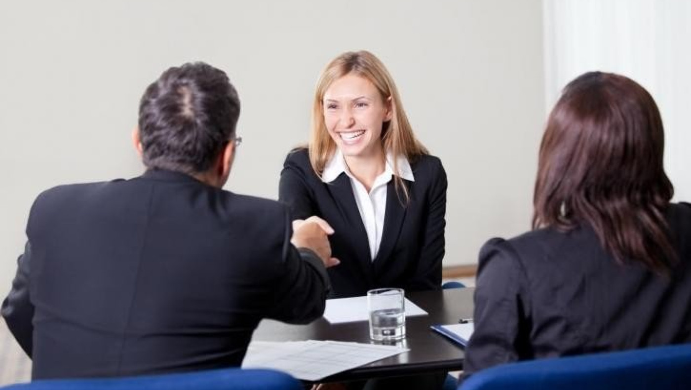 Με ρήτρα διατήρησης των θέσεων εργασίας οι 74.000 νέες προσλήψεις από το Ταμείο Ανάκαμψης