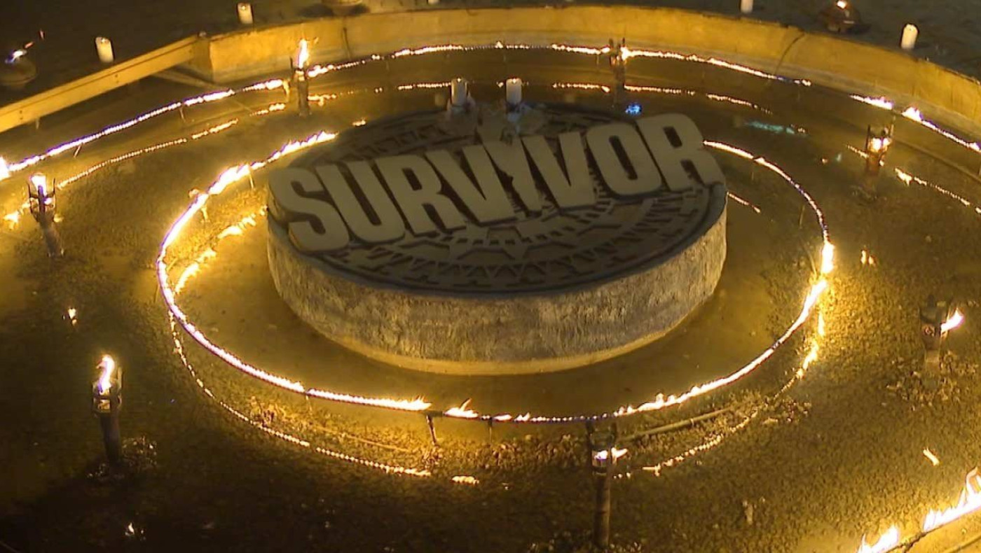 Survivor: Ο Ατζούν τινάζει την πάνγκα στον αέρα για... καυτή ξανθιά!