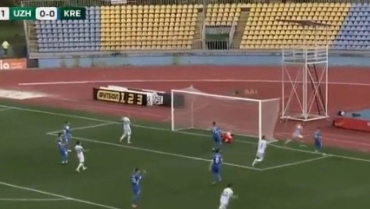 Παίκτης στην Ουκρανία πανηγυρίζει γκολ αντιπάλου και γίνεται στόχος ερευνών