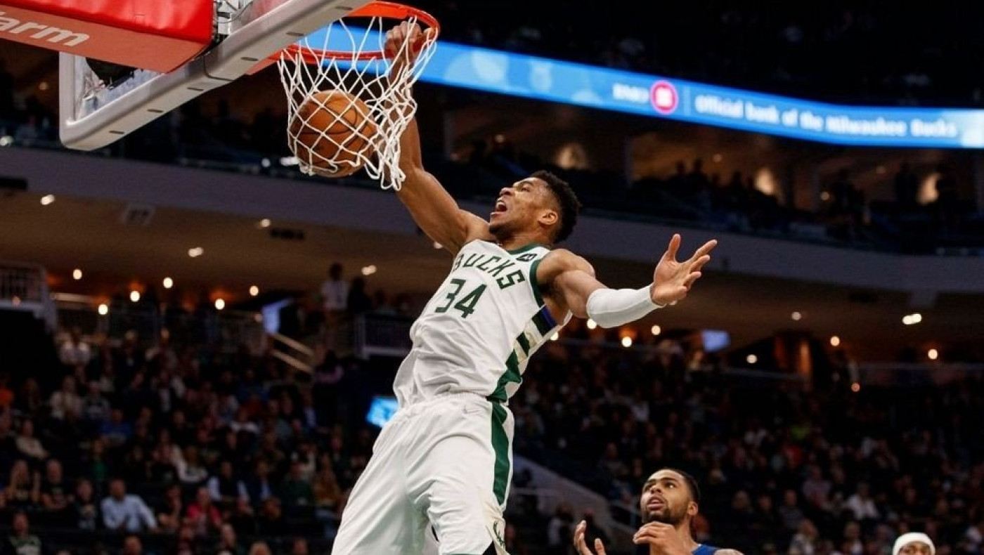 Πιστός στα Ελάφια για πάντα ο Γιάννης