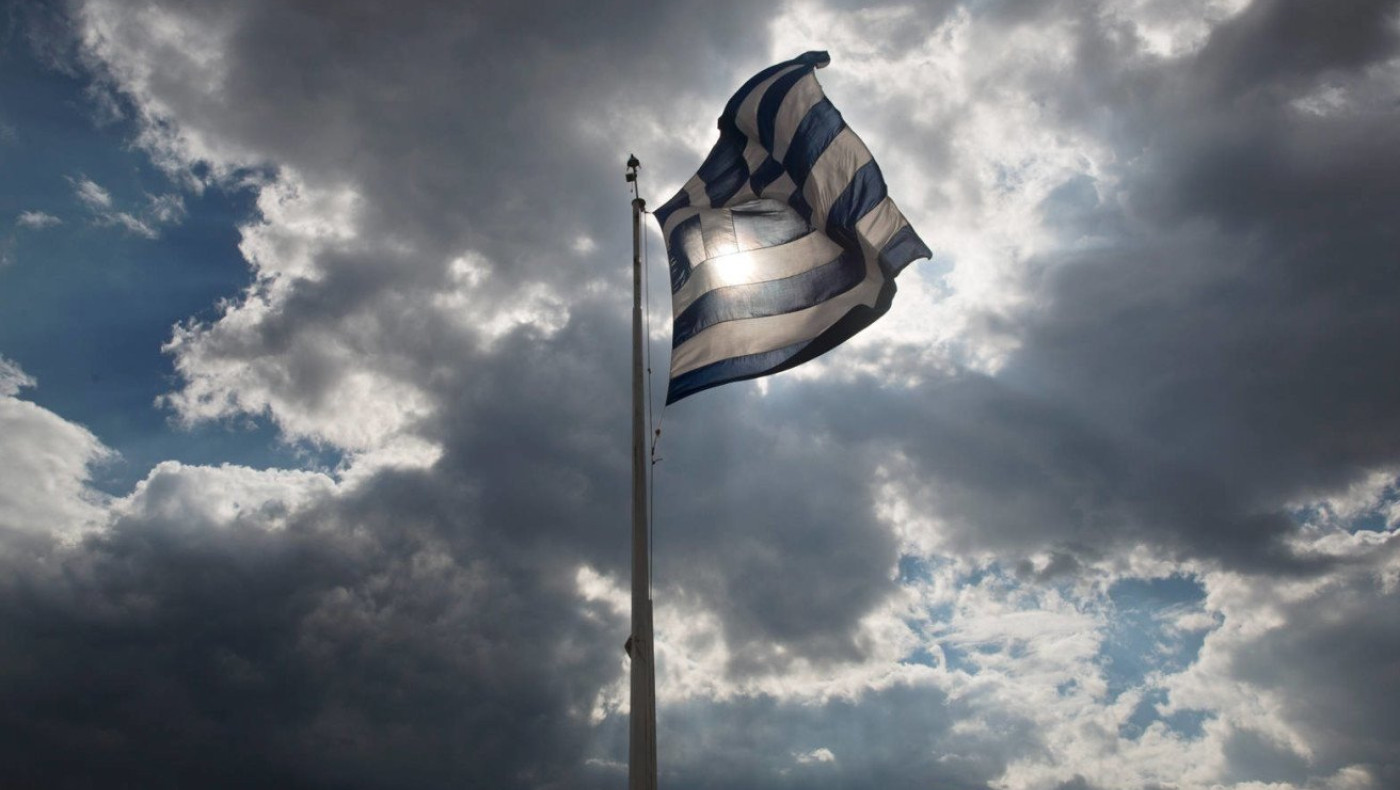 Ιερισσός Χαλκιδικής: Ελληνική σημαία κυματίζει σε γερανό 15 μέτρων