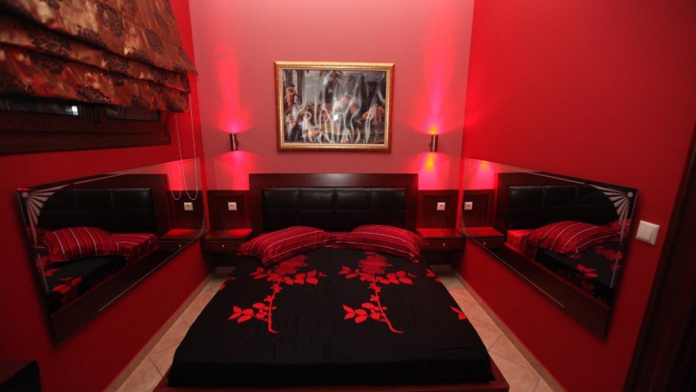 Τέσσερις κατηγορούμενοι για οίκο ανοχής σε... πατάρι!