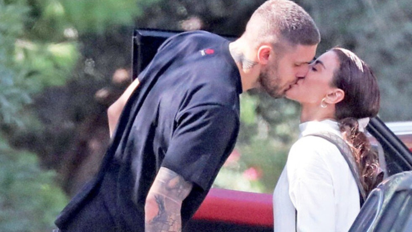 Πασχαλάκης - Παπαδοπούλου: Τα...«καυτά» φιλιά στη Γλυφάδα!