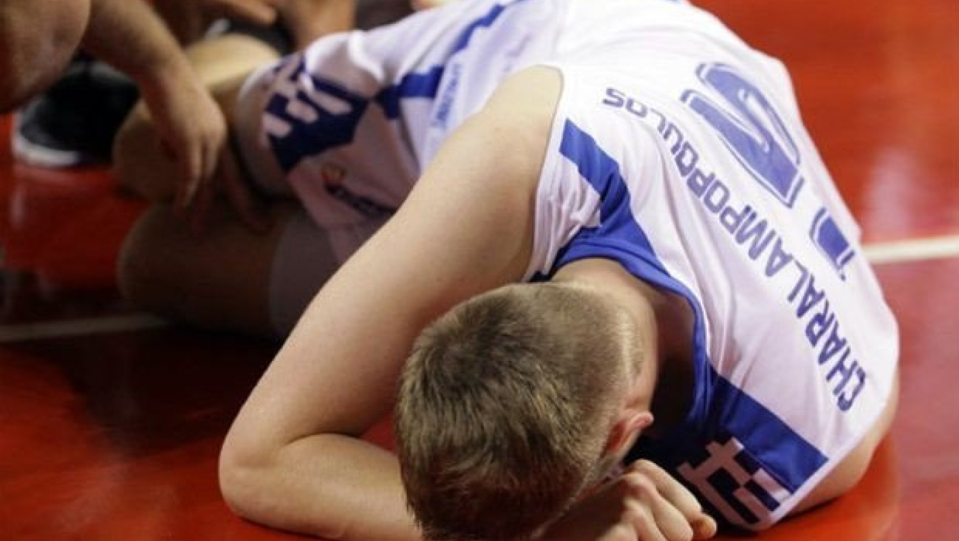 Τραυματίστηκε ο Χαραλαμπόπουλος