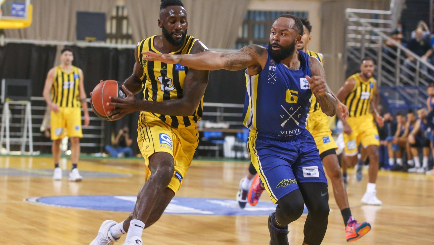 Ο Κάρτερ «σκότωσε» τον Άρη που φωνάζει για τη διαιτησία