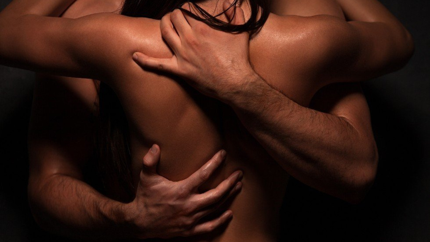 Σεξ: Η κίνηση που διεγείρει και ξυπνά άμεσα τη λίμπιντο