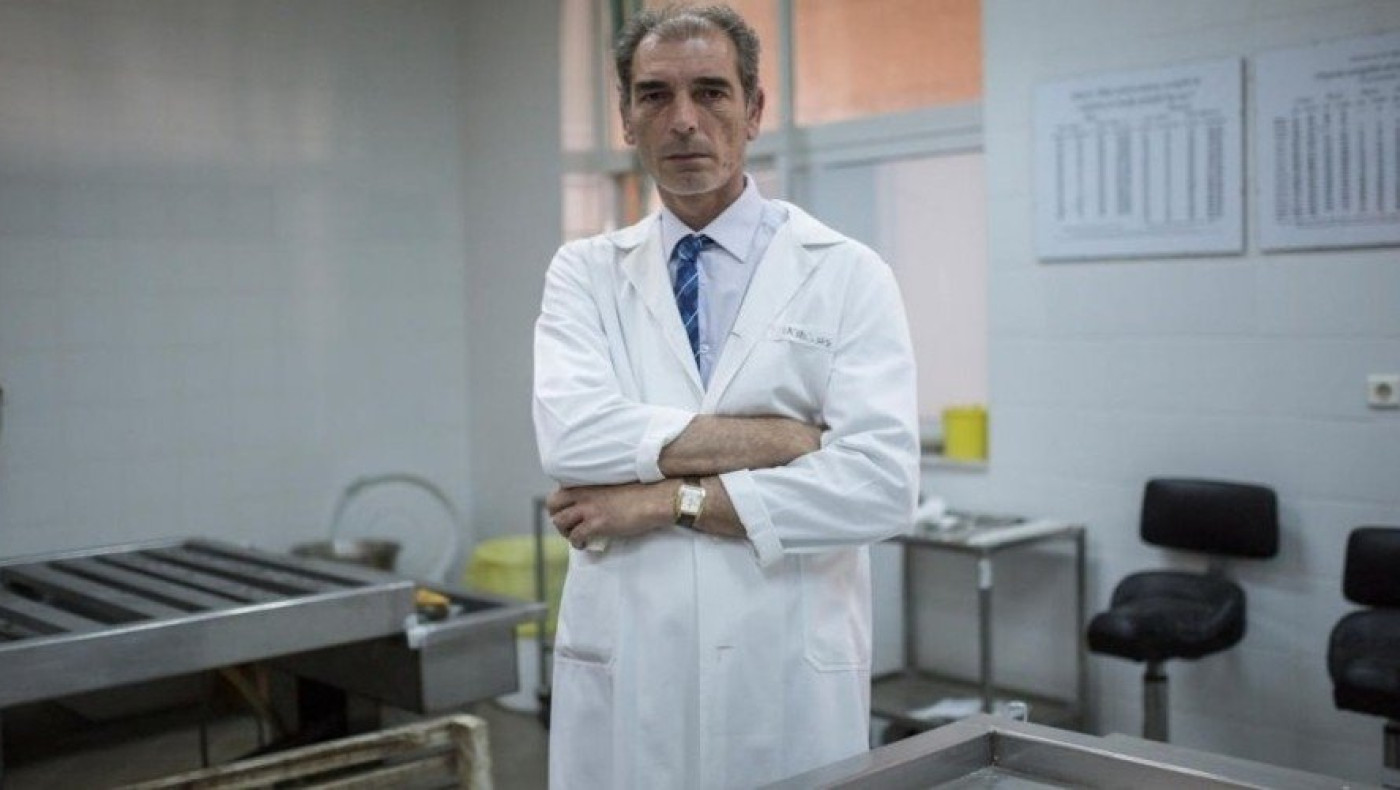 Εβρίτης ιατροδικαστής βρίσκει τον “συνδετικό κρίκο” μεταξύ νεκρών προσφύγων και οικογενειών τους