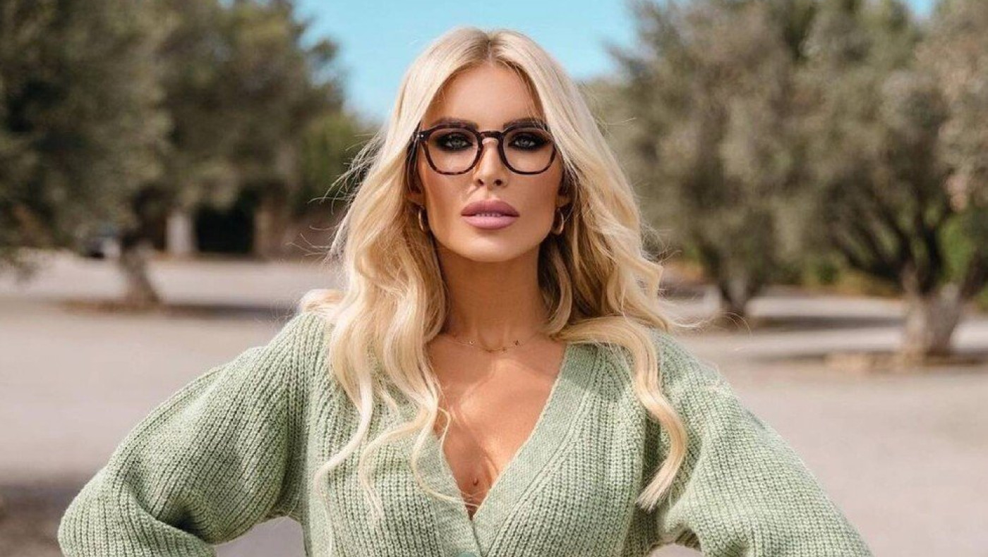 Έξαλλη η Κατερίνα Καινούργιου: «Είμαστε με τα καλά μας;»