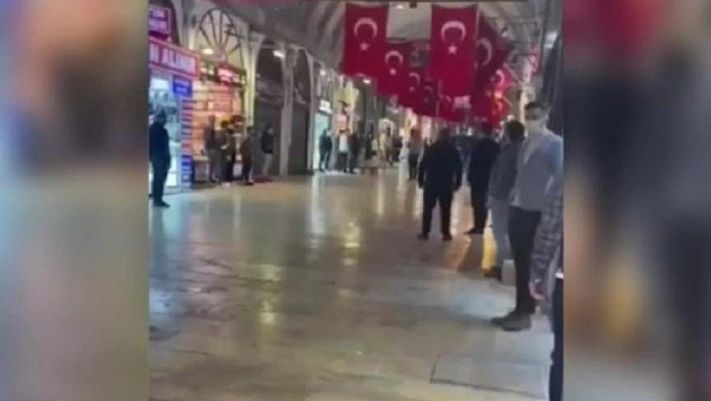 Τουρκία: Άνδρας τρώει ξύλο γιατί δεν έκατσε προσοχή την ώρα θανάτου του Κεμάλ