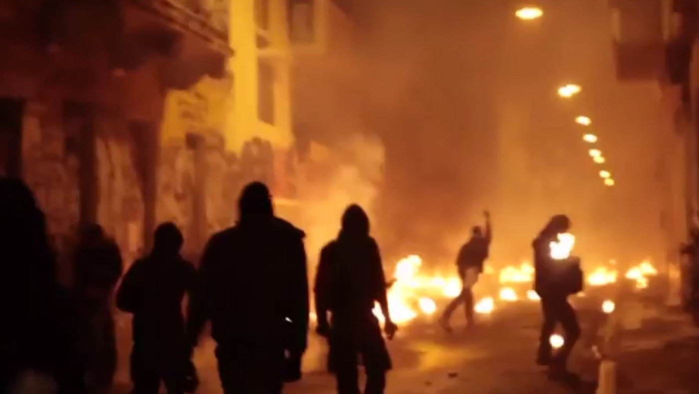 Θεσσαλονίκη: Τα κάνανε γυαλιά καρφιά στο ΑΤ Δενδροποτάμου- Έριξαν και μολότοφ