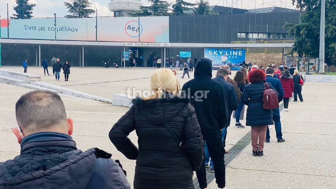 Θεσσαλονίκη: Ουρές και αναμονή για ένα rapid test