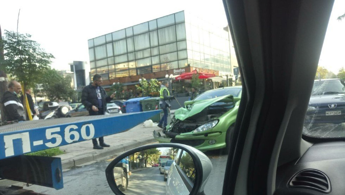 Θεσσαλονίκη: Τροχαίο και κυκλοφοριακό κομφούζιο στην Καλαμαριά