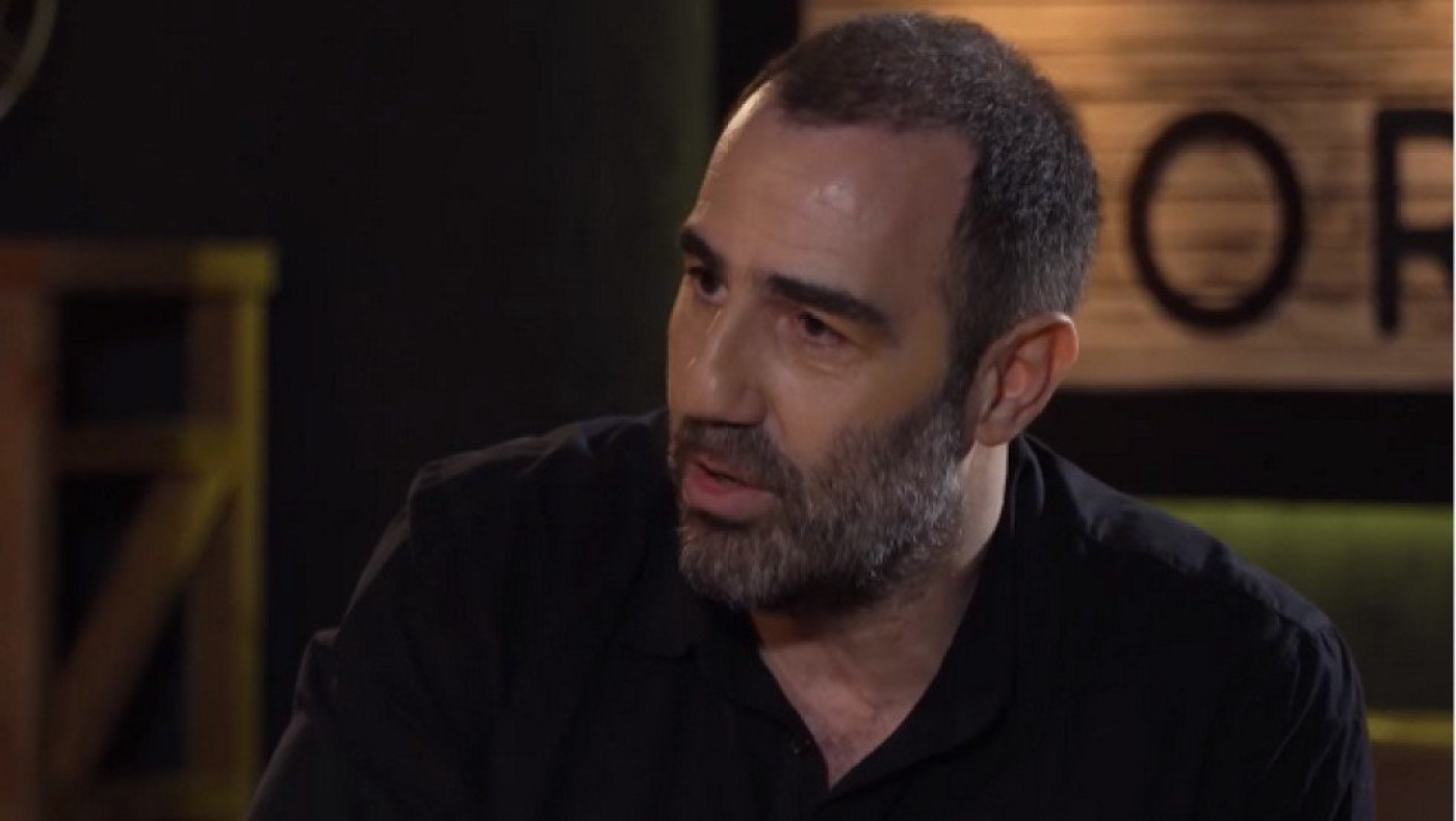 Αντώνης Κανάκης: «Σόκαρε» το «Βινύλιο» – «Δε γαμ…σαι πρωί πρωί;»