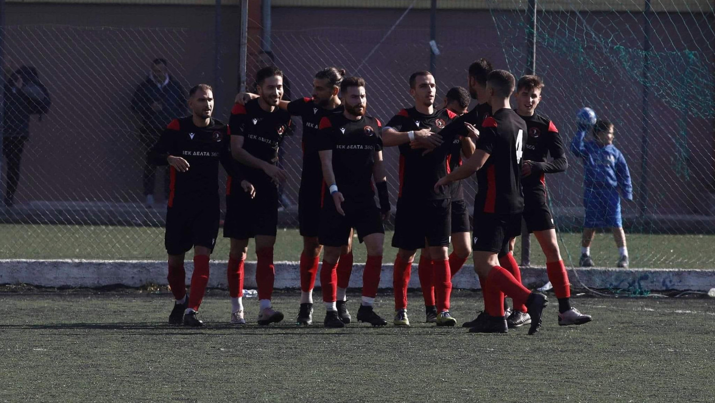 Χατ τρικ δια ...ποδός Μίλτου Στεφανίδη