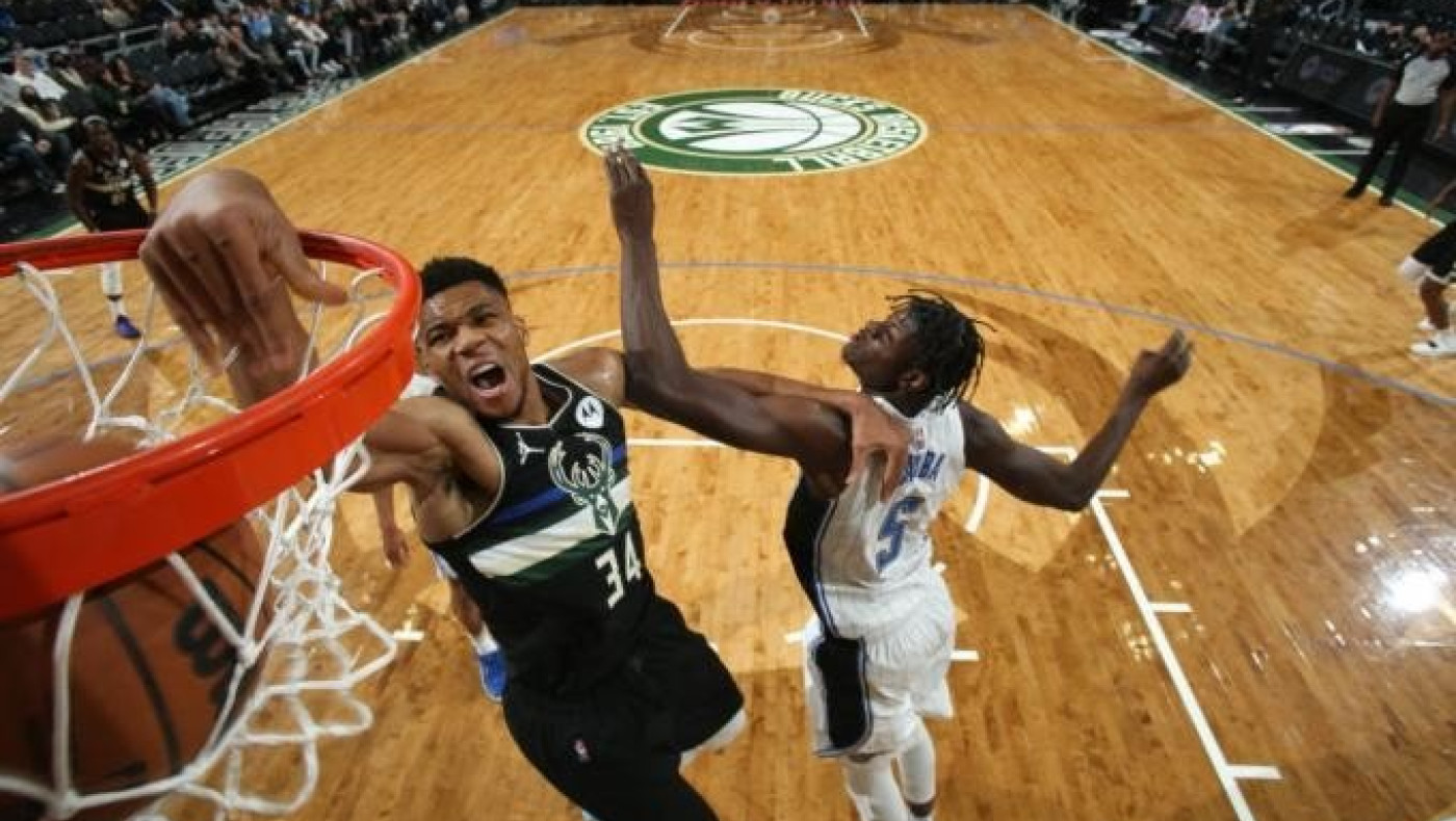 Μυθικός Γιάννης: Επίδοση που έγραψε ιστορία στο NBA!