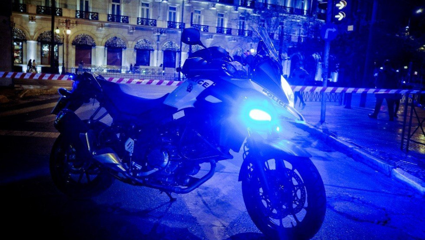 Μάχες σώμα με σώμα σε αγώνα της ΕΠΣΑ: Βγήκαν κατσαβίδια και γκλοπ!