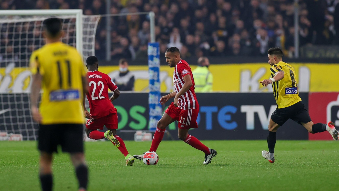 Νέα αδράνεια στην άμυνα της ΑΕΚ και 1-3 ο Ολυμπιακός