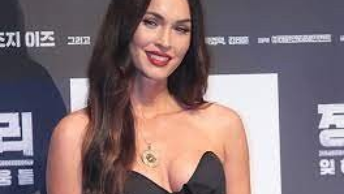 Θεσσαλονικιός ήπιε ποτό δίπλα σε Μέγκαν Φοξ και Μασίν Γκαν Κέλι