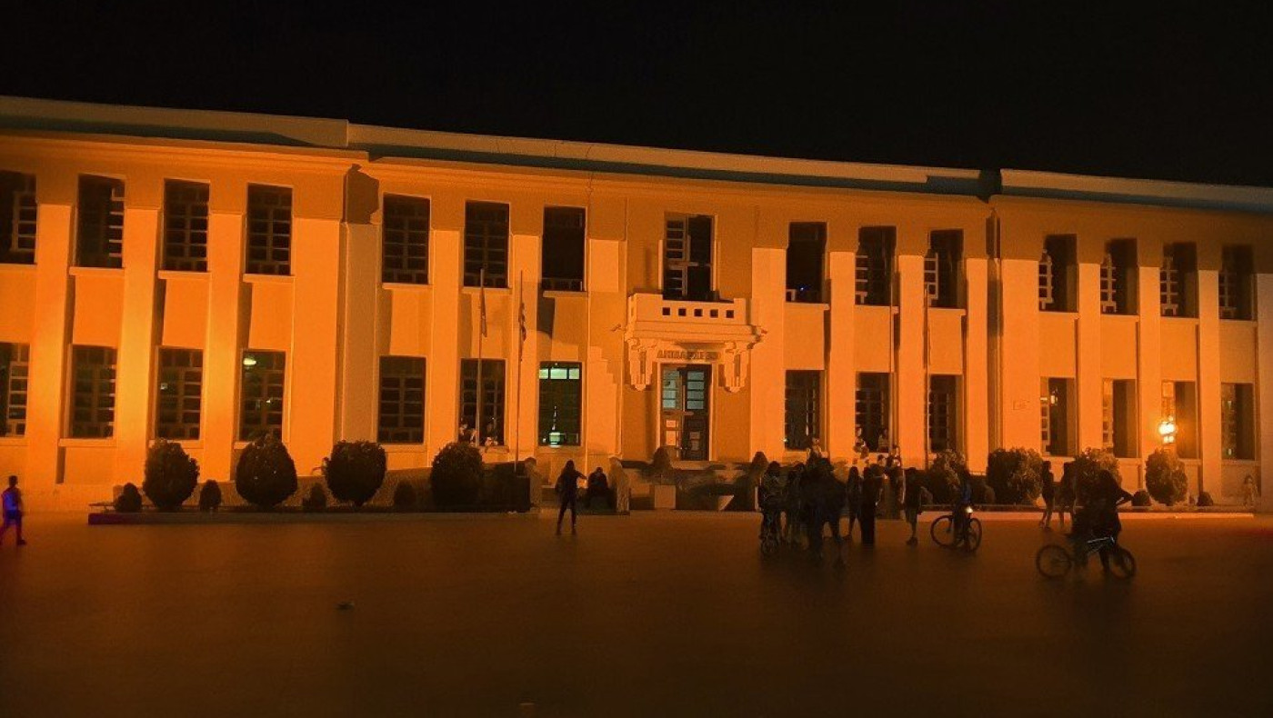 «Ντύνεται.»... πορτοκαλί το δημαρχείο Καλαμαριάς για την εξάλειψης της βίας κατά των γυναικών