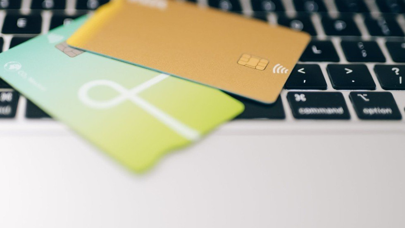 Οδηγίες ΕΕΤ: Πώς θα αποφύγετε τις απάτες σε διαδικτυακές αγορές