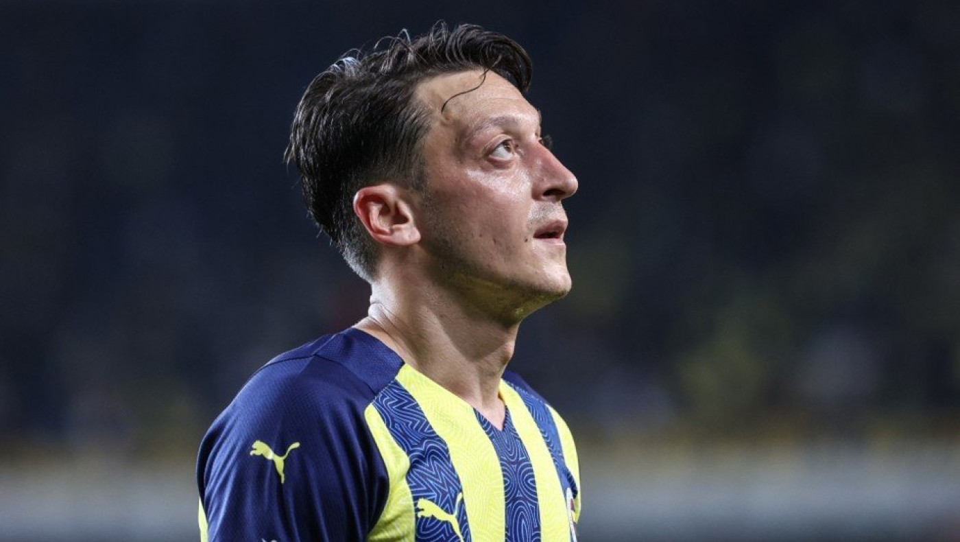 Πρόκληση από Οζίλ: «Να δράσουμε κατά των εμπάργκο που έχουν επιβληθεί στους Τουρκοκύπριους»