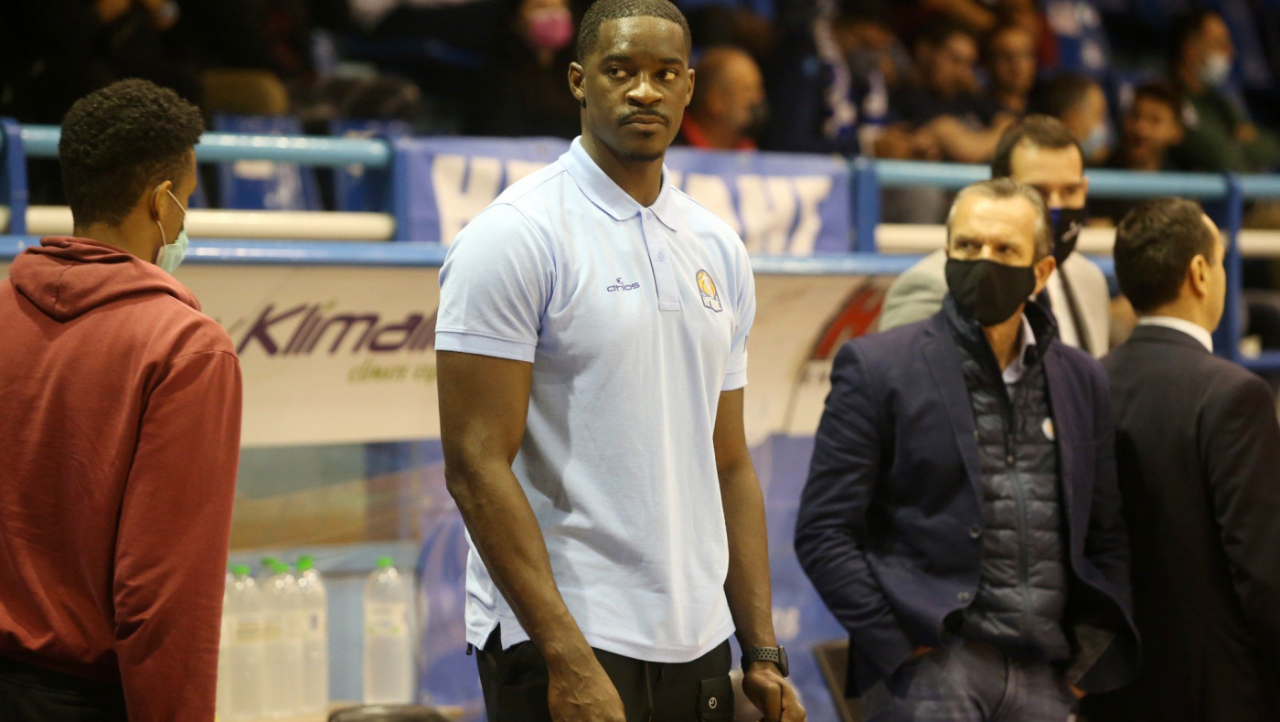 Τέλος ο Ντάνιελς, μπήκε ο Τέιλορ