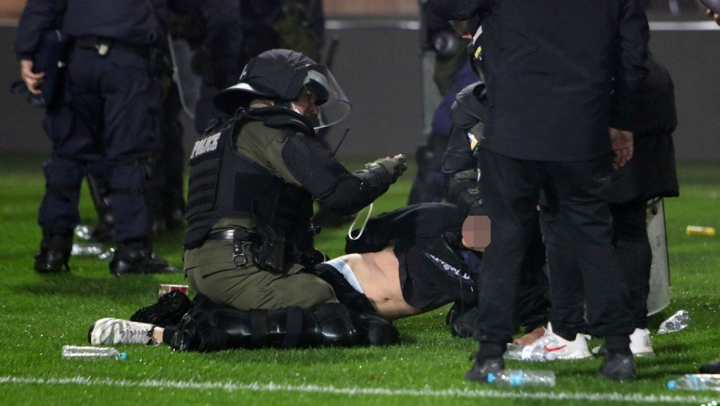 Τραυματίστηκε οπαδός και αποχώρησε με φορείο