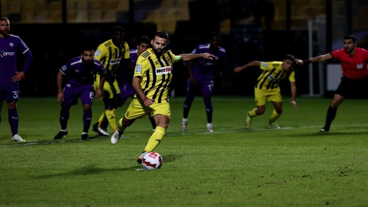 Ο Φωτιάς... σκέφτηκε το ξεκάθαρο πέναλτι - Πώς άνοιξε το σκορ ο Αρης