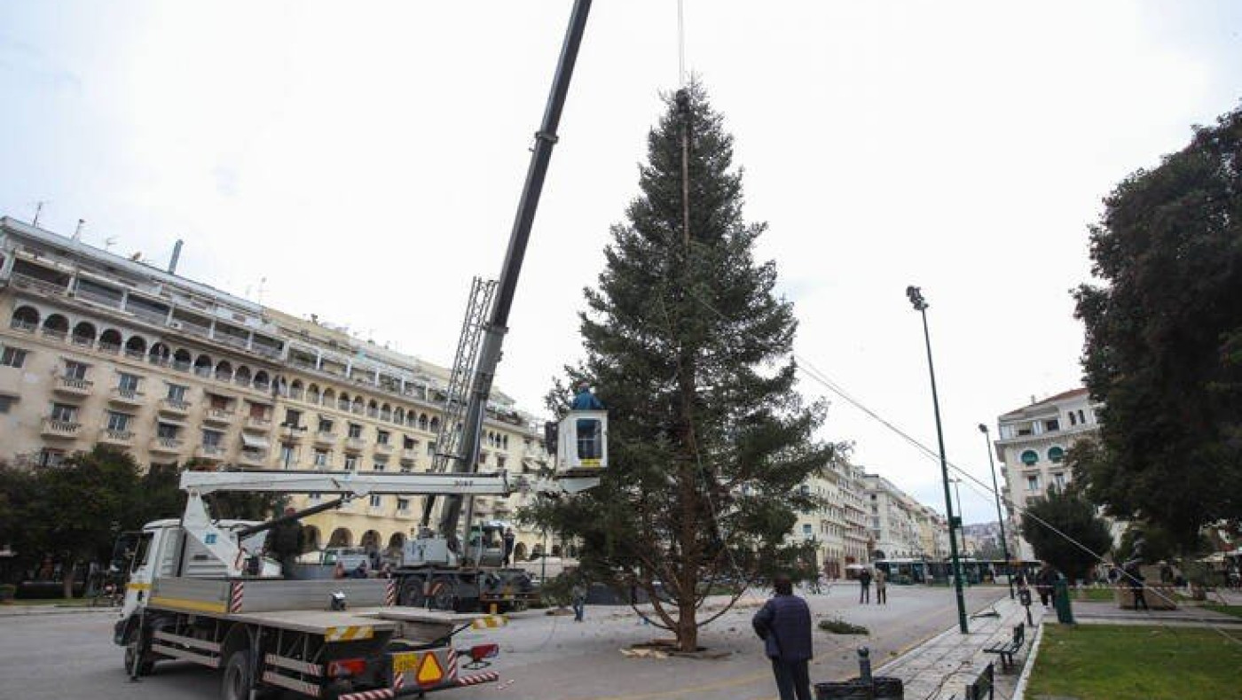 Θεσσαλονίκη: Δολιοφθορά στο χριστουγεννιάτικο έλατο της Αριστοτέλους